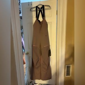 Fly low women’s bib mauve